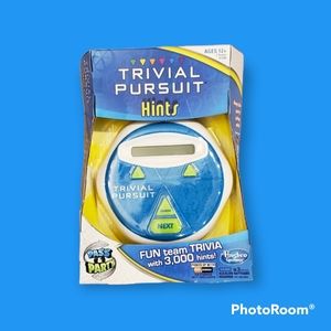 HASBRO Trivial Pursuit Hints - NWT